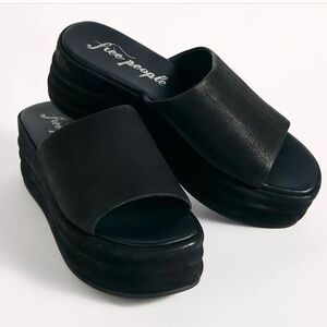 Free people Harbor Flatform Sandals